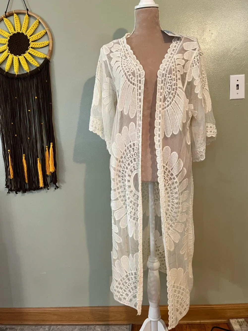 Women’s Rebelion Cream Lace Crochet Duster Kimono S NWT - Picture 1 of 7